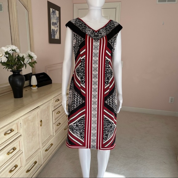 Maggy London Dresses & Skirts - Maggy L Women’s Sleeveless V-neck Geometric Sheath  Midi Dress size 8